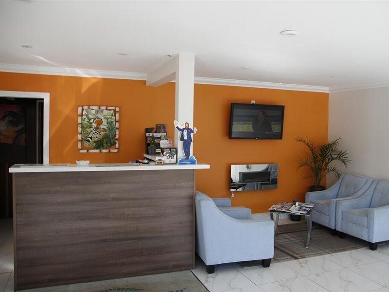 Howard Johnson By Wyndham Downtown Kamloops Ngoại thất bức ảnh