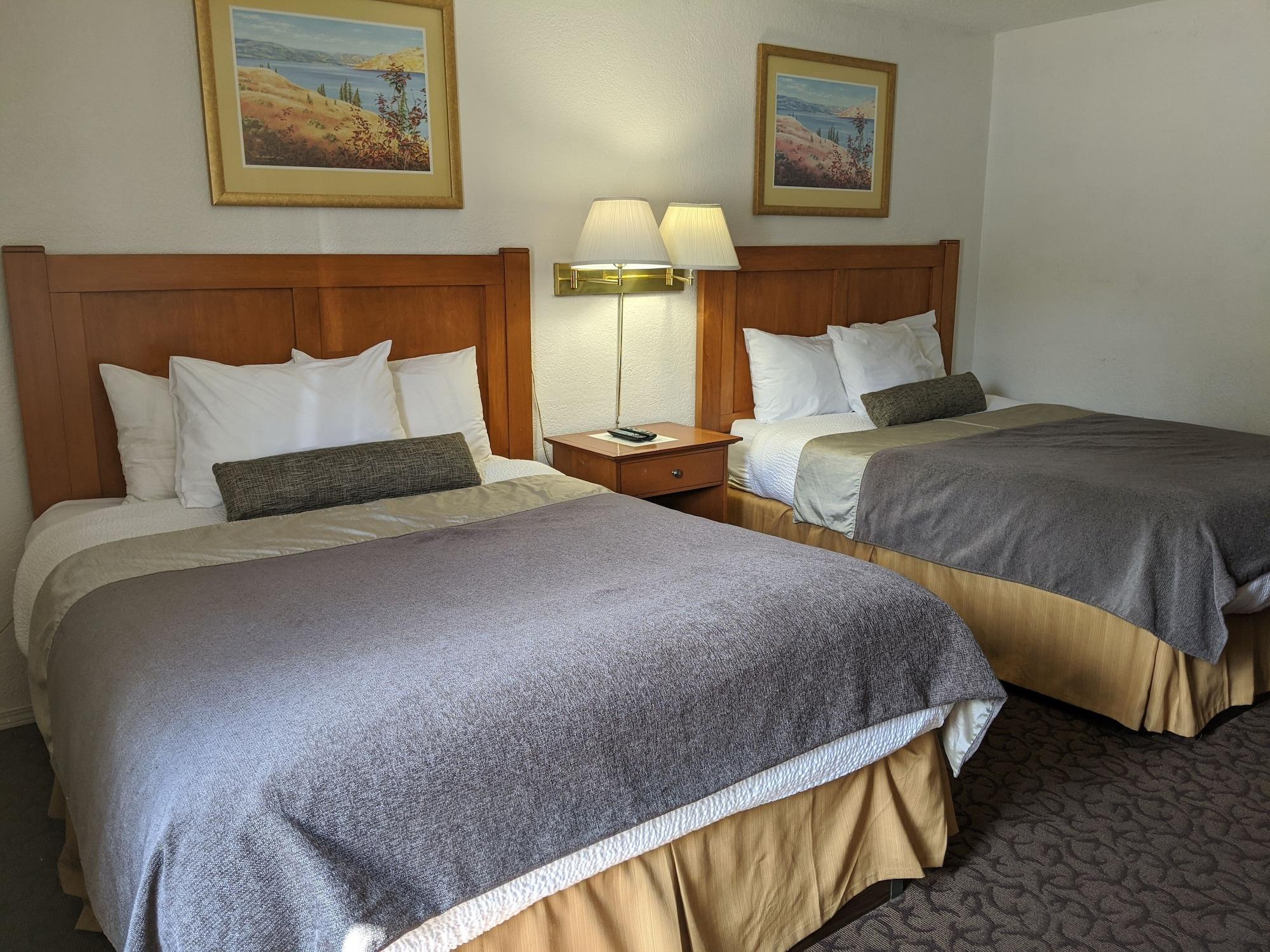Howard Johnson By Wyndham Downtown Kamloops Ngoại thất bức ảnh