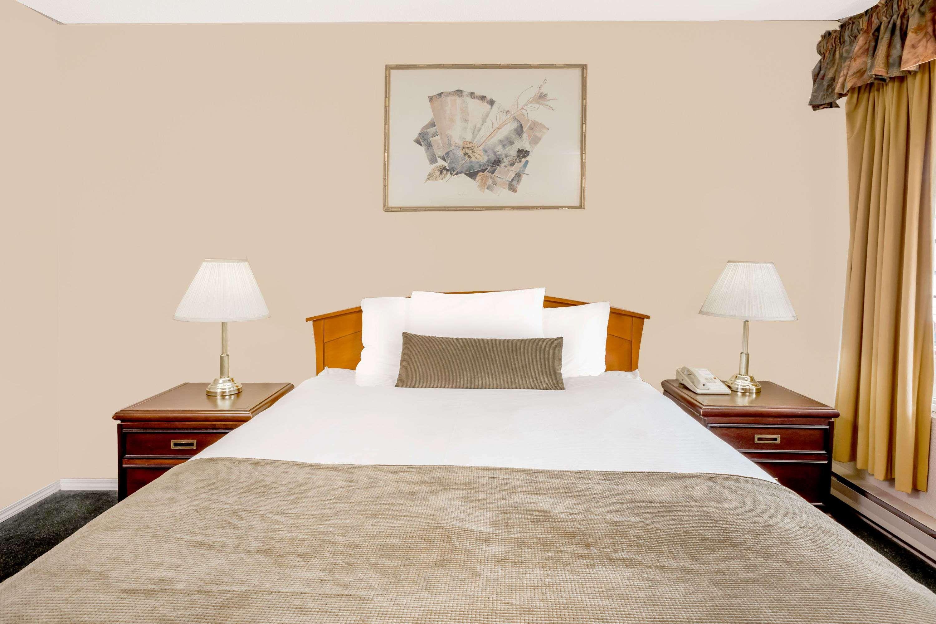 Howard Johnson By Wyndham Downtown Kamloops Ngoại thất bức ảnh
