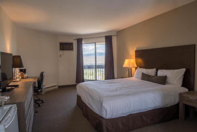 Howard Johnson By Wyndham Downtown Kamloops Ngoại thất bức ảnh