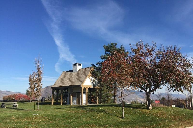 Howard Johnson By Wyndham Downtown Kamloops Ngoại thất bức ảnh