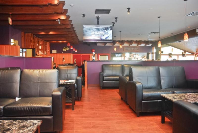 Howard Johnson By Wyndham Downtown Kamloops Ngoại thất bức ảnh